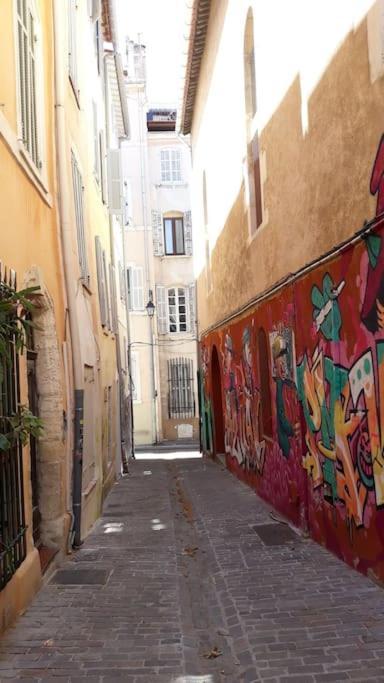 شقة Plein Coeur Du Quartier Du Panier . Chaleureux T2. مارسيليا المظهر الخارجي الصورة